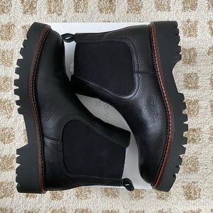 Miller Water Resistant Chelsea Boot CASLON size 8M womens, black